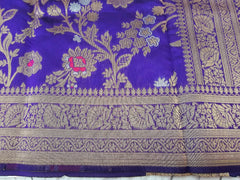 Women's Saree : Elegant Tissue Silk Saree, accompanied by an unstitched running blouse