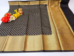 Women's Saree : Elegant Lichi Silk Saree, accompanied by an unstitched running blouse