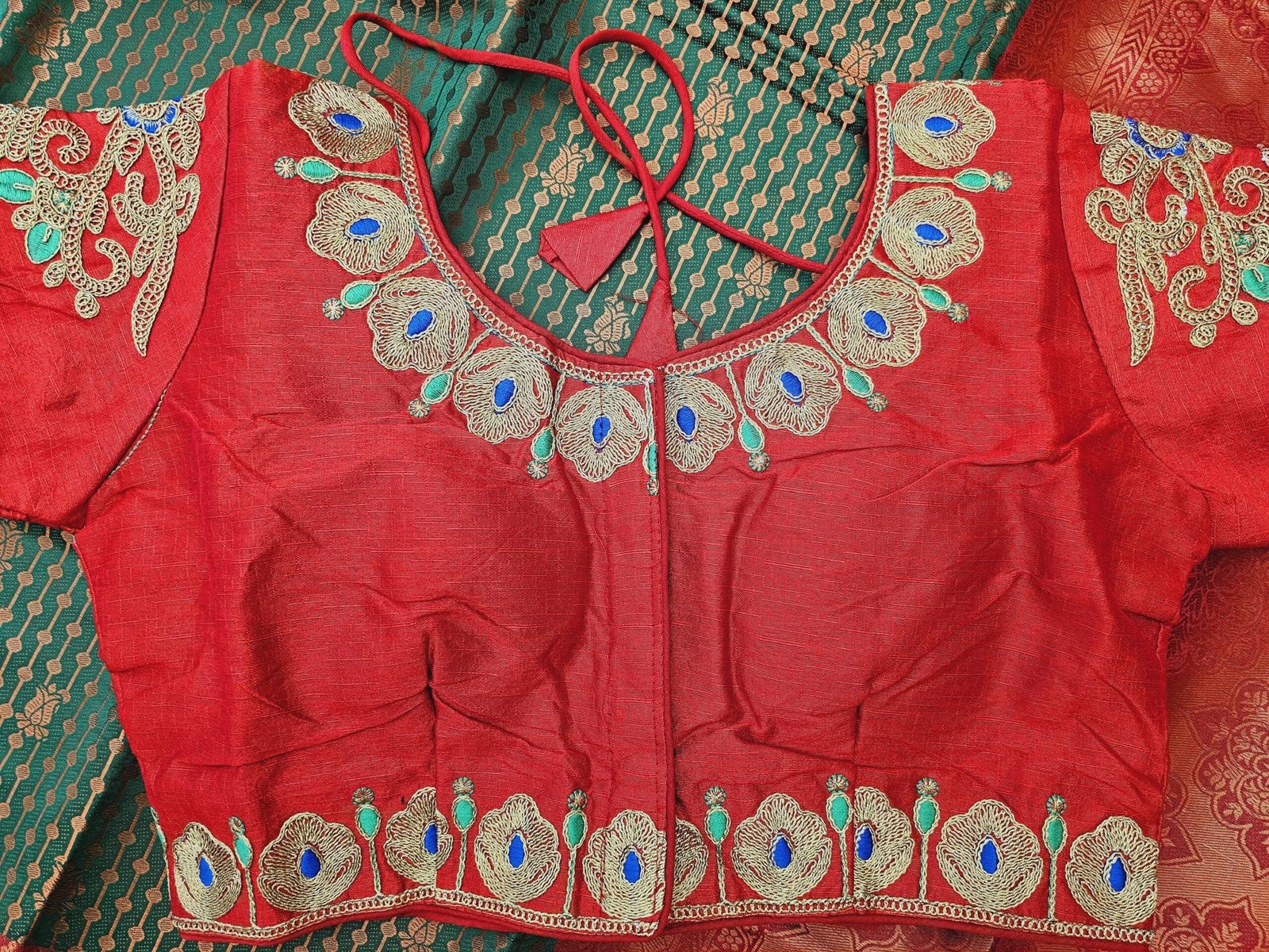 il_fullxfull.6322542903_subp.jpg Elegant Green and Red Silk Saree: Woven Design, Stitched Designer Blouse - Image 5
