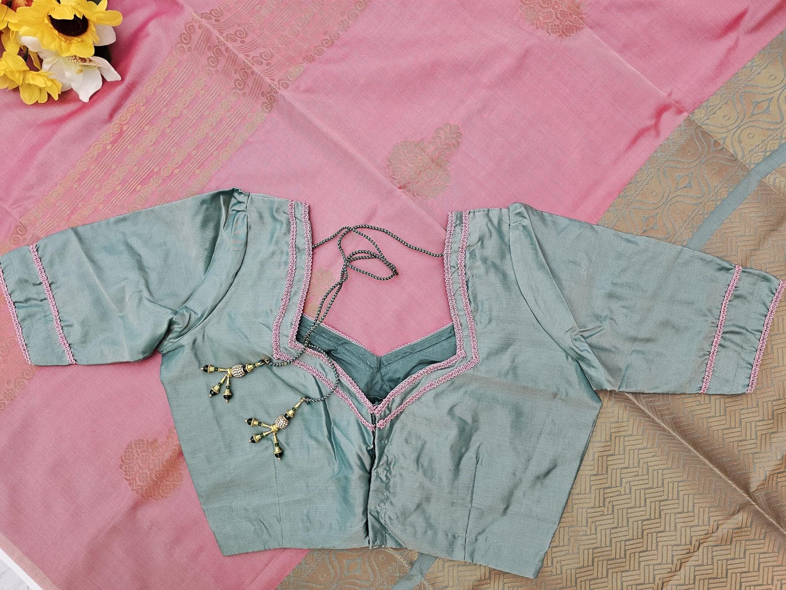 il_fullxfull.6324653897_72hk.jpg Rose & Light Green Soft Silk Saree: Woven, Stitched Blouse - Image 3