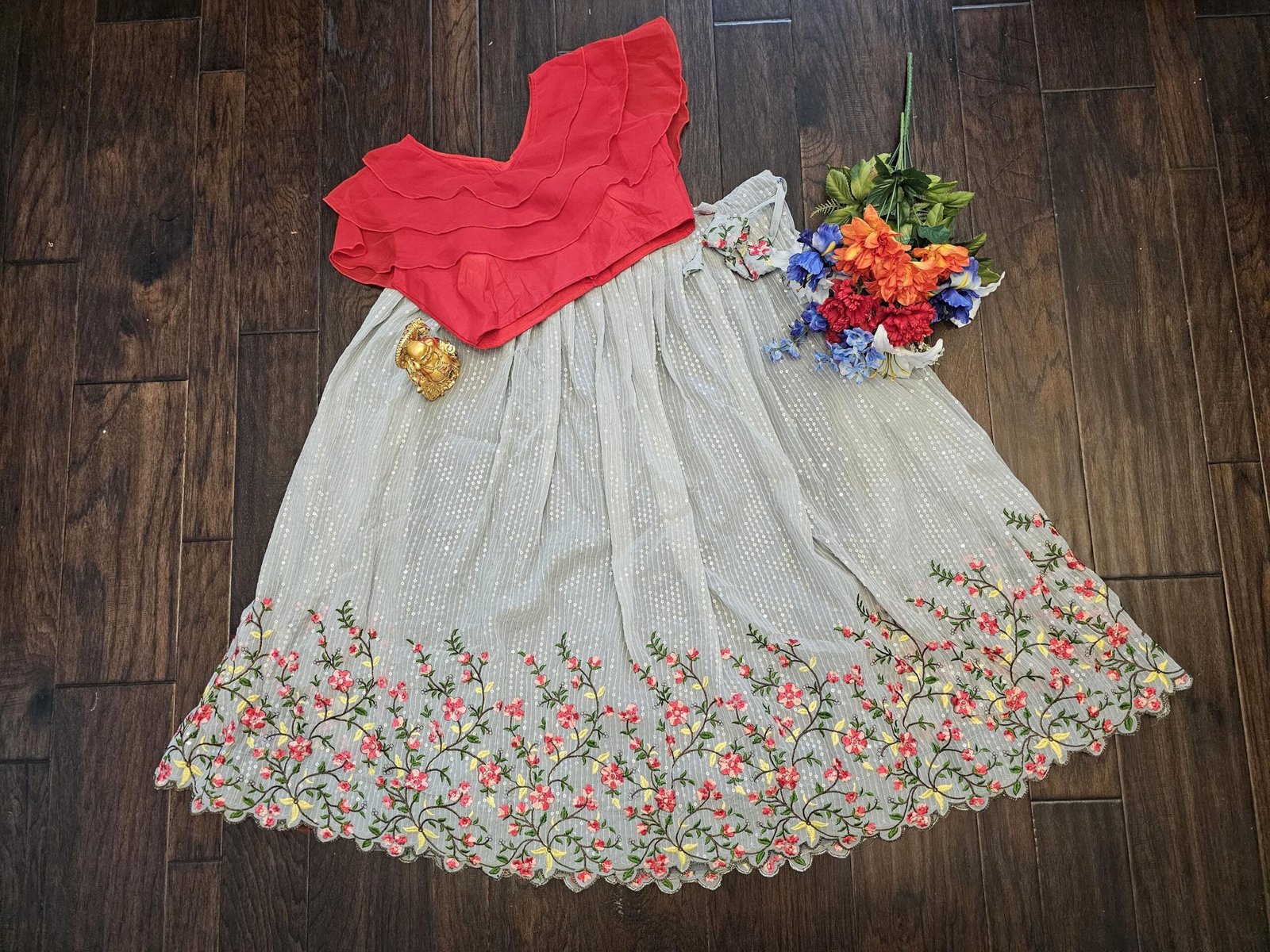 il_fullxfull.7428272257_59d0.jpg Sequence Floral Lehenga with Blouse: Thread & Sequin Work, Festive Outfit for Teens and Women - Image 2