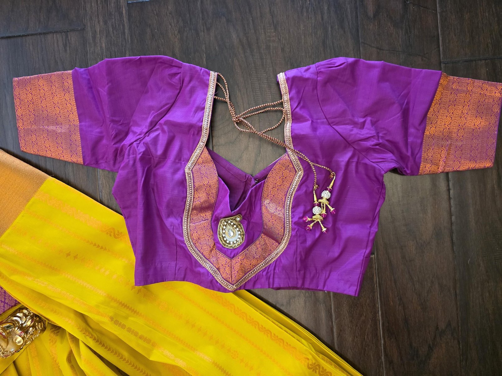 il_fullxfull.7451405030_86c9.jpg Elegant Vaira Oosi Semi Silk Saree with Stitched Designer Blouse - Image 5