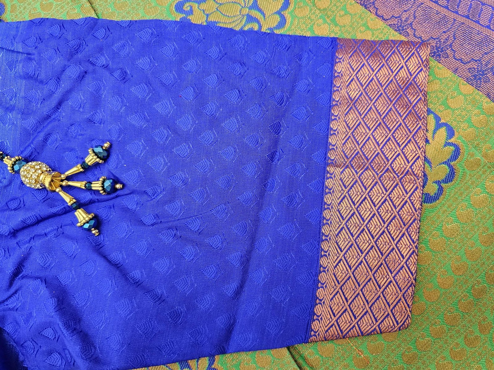 il_fullxfull.6251543108_buis.jpg Elegant Silk Saree with Designer Weaving & Stitched Blouse - Image 4