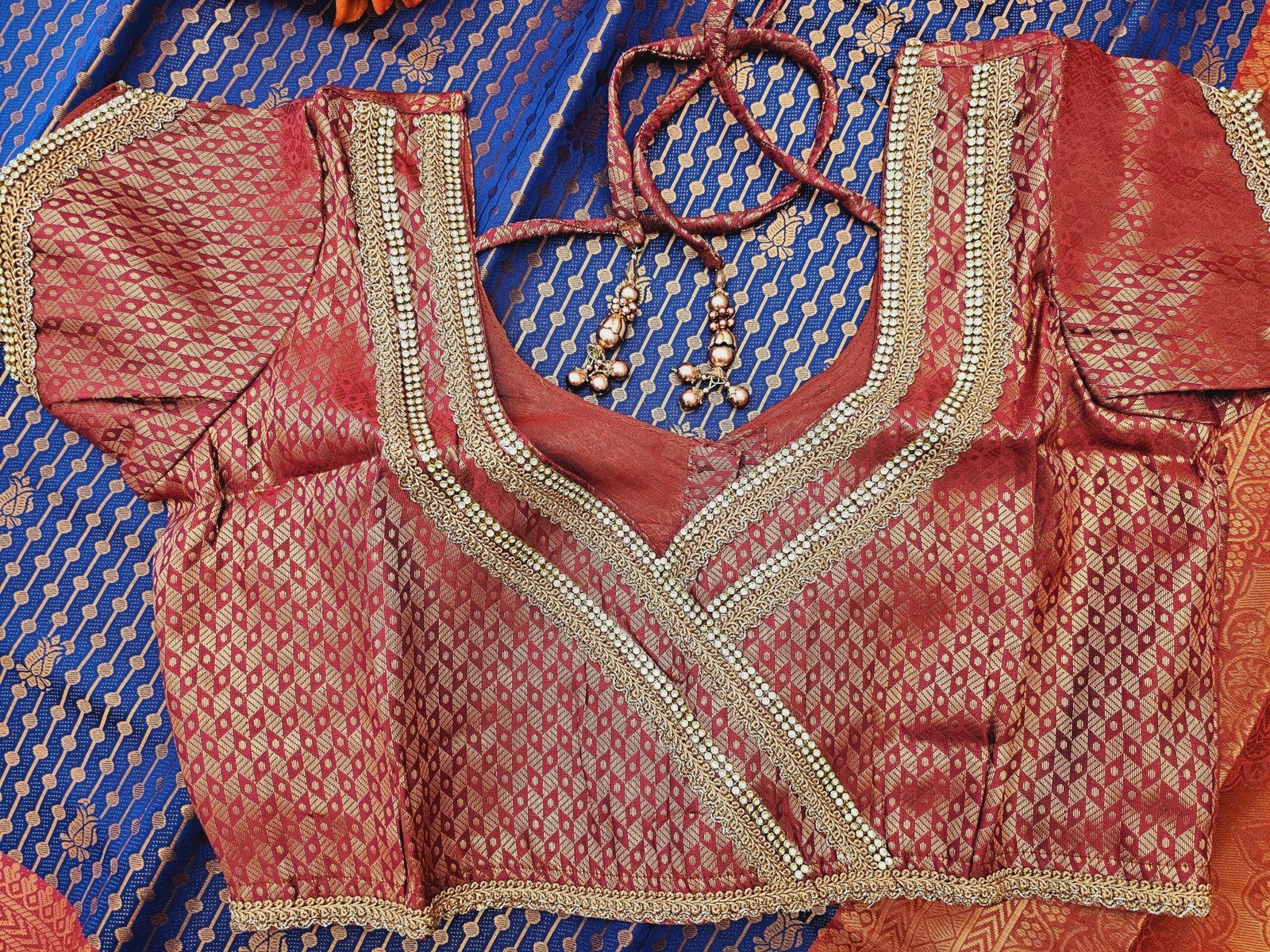 il_fullxfull.6274480156_foqk.jpg Elegant Soft Silk Saree: Blue & Red Weaving, Stitched Designer Blouse - Image 2