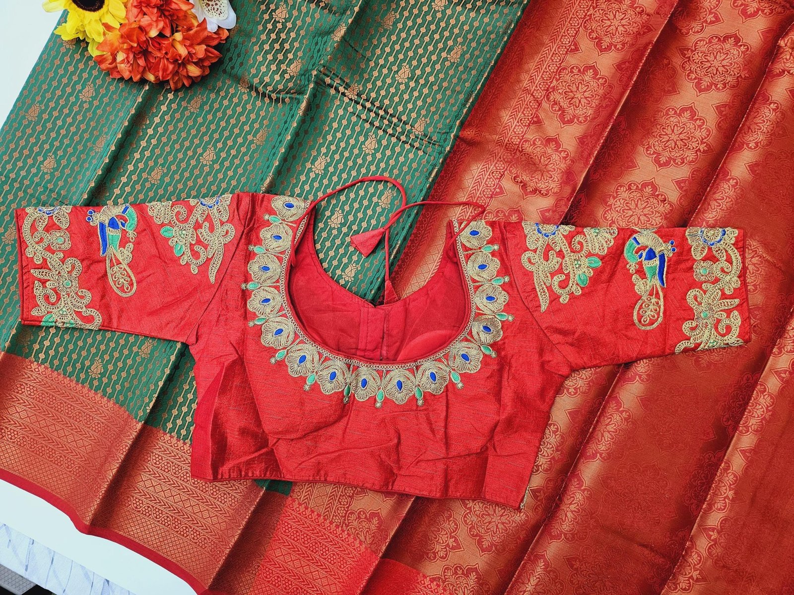 il_fullxfull.6322539693_n8b6.jpg Elegant Green and Red Silk Saree: Woven Design, Stitched Designer Blouse - Image 2
