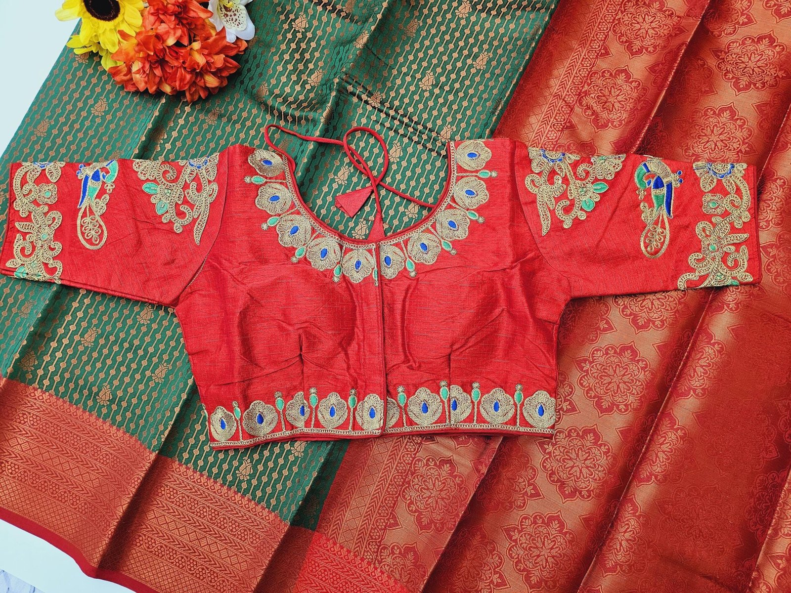 il_fullxfull.6322539903_pu8m.jpg Elegant Green and Red Silk Saree: Woven Design, Stitched Designer Blouse - Image 4