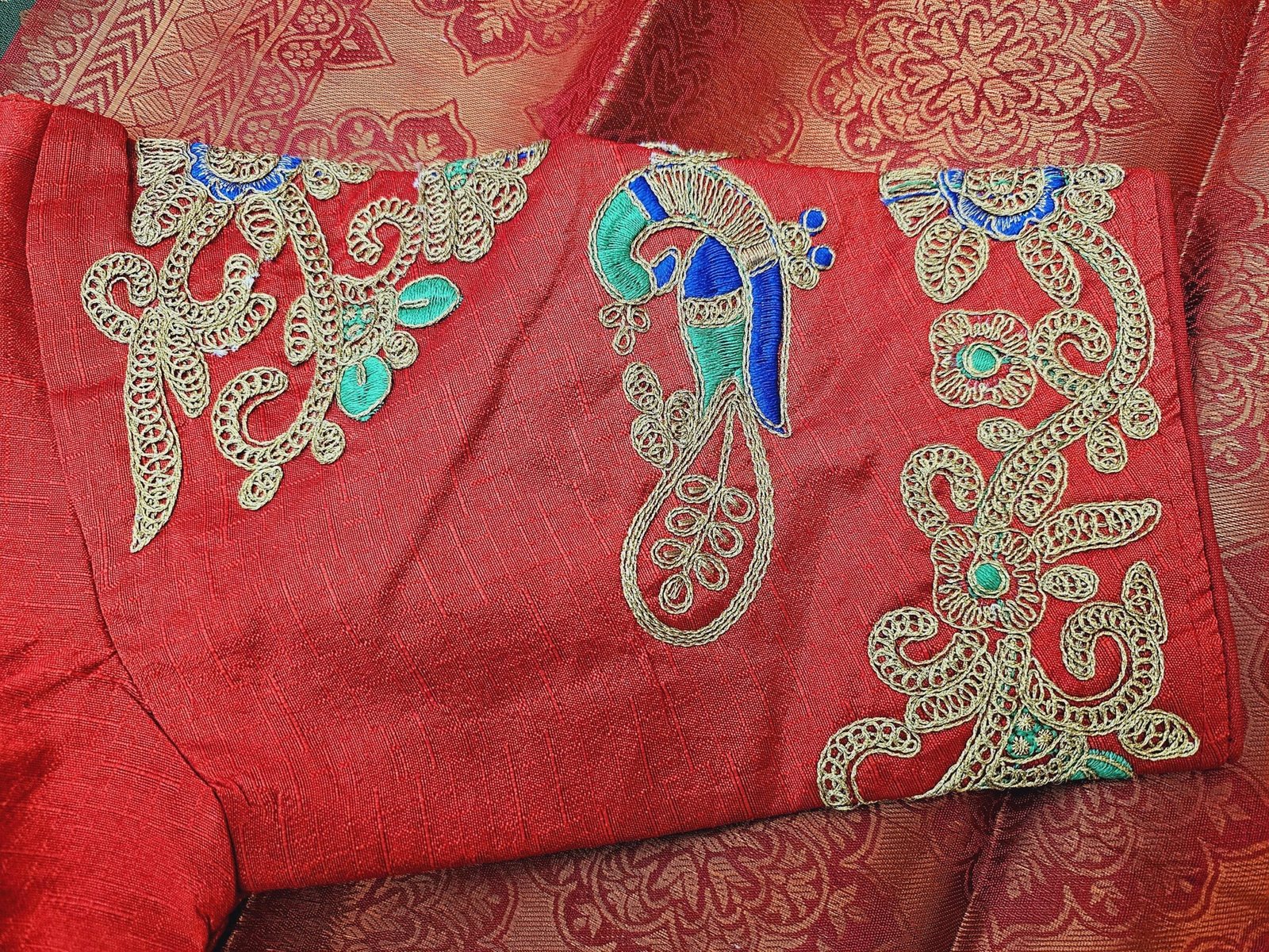il_fullxfull.6322543083_8qnx.jpg Elegant Green and Red Silk Saree: Woven Design, Stitched Designer Blouse - Image 6