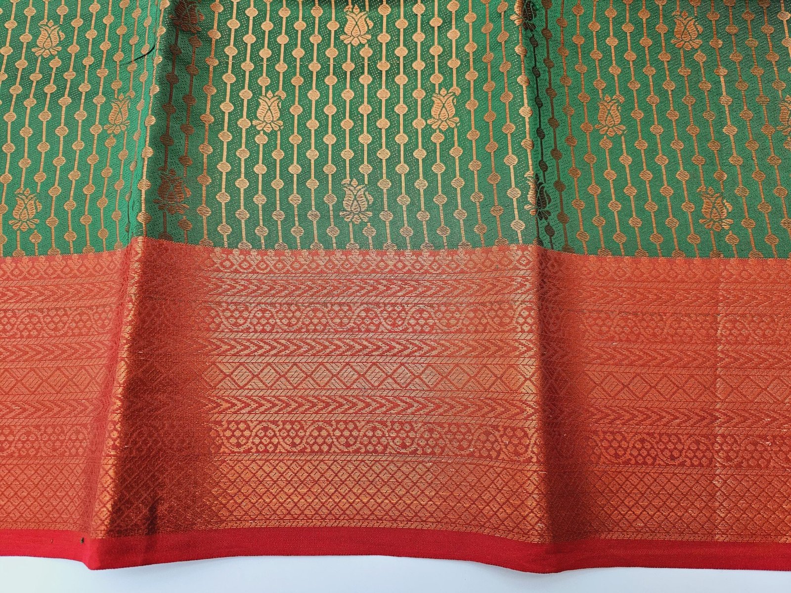 il_fullxfull.6322543819_pc9n.jpg Elegant Green and Red Silk Saree: Woven Design, Stitched Designer Blouse - Image 7