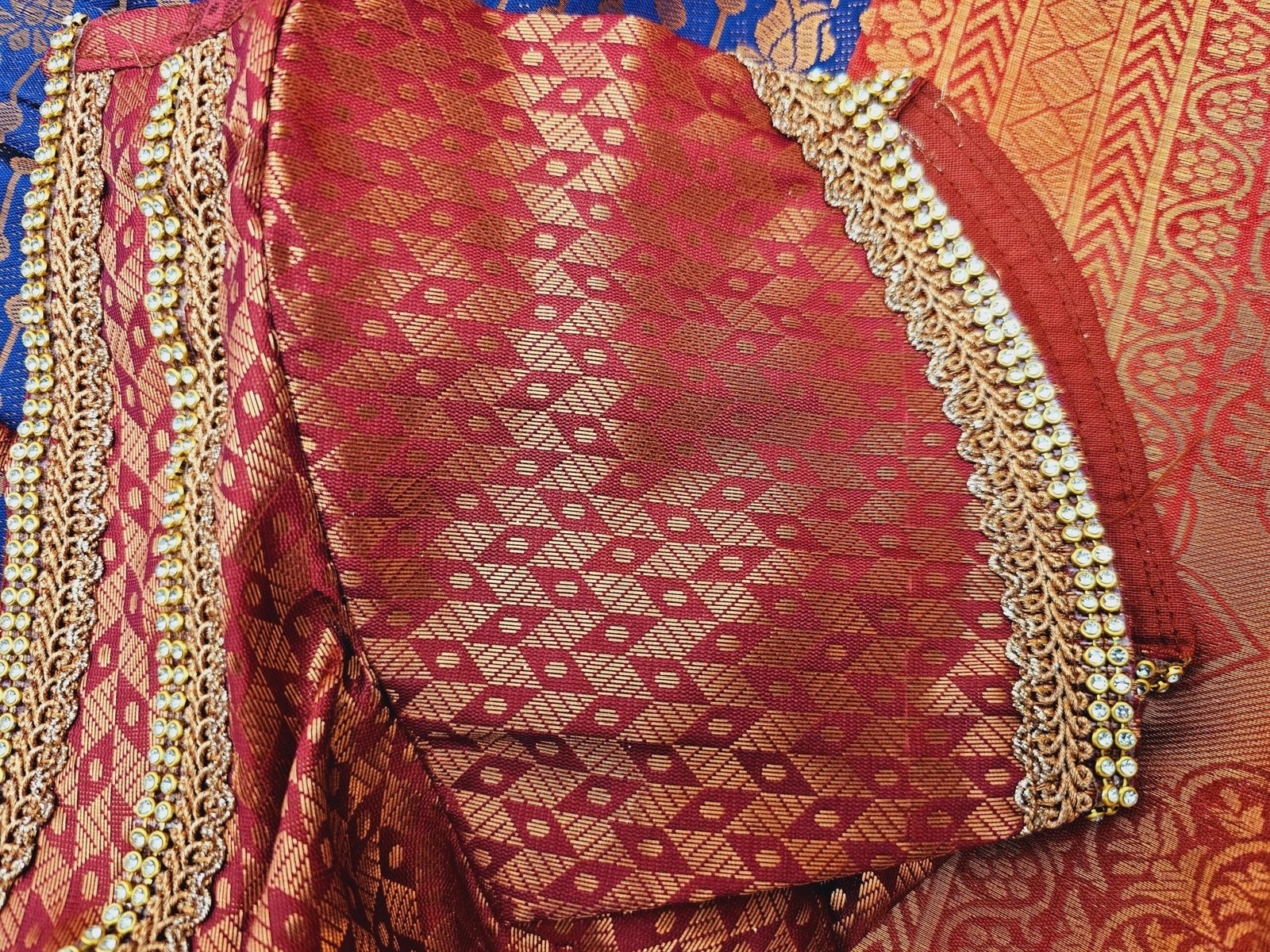 il_fullxfull.6322543847_gw27.jpg Elegant Soft Silk Saree: Blue & Red Weaving, Stitched Designer Blouse - Image 8