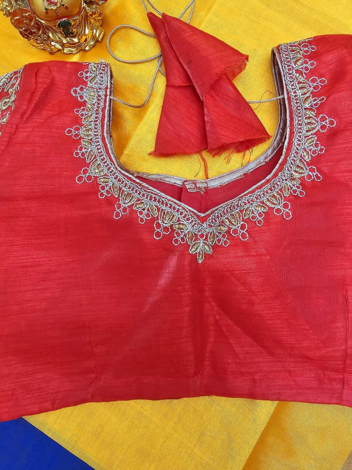 il_fullxfull.6322757917_88yx.jpg Elegant Silk Saree: Woven Design with Stitched Embroidery Blouse - Image 3