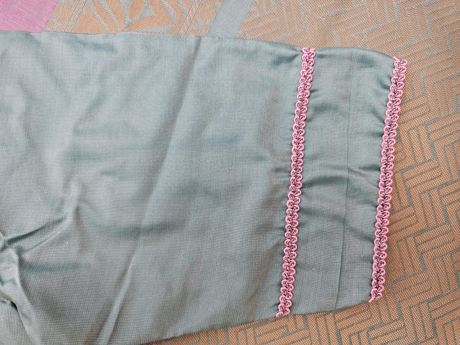 il_fullxfull.6324654009_5s6l.jpg Rose & Light Green Soft Silk Saree: Woven, Stitched Blouse - Image 5